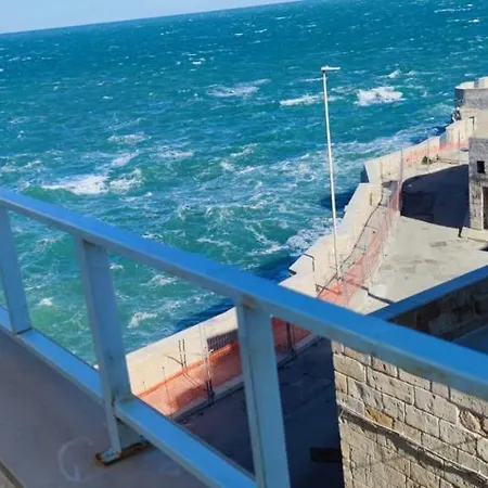 Extravacanza Dipinto Di Blu * Polignano a Mare