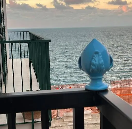 Extravacanza Dipinto Di Blu شقة