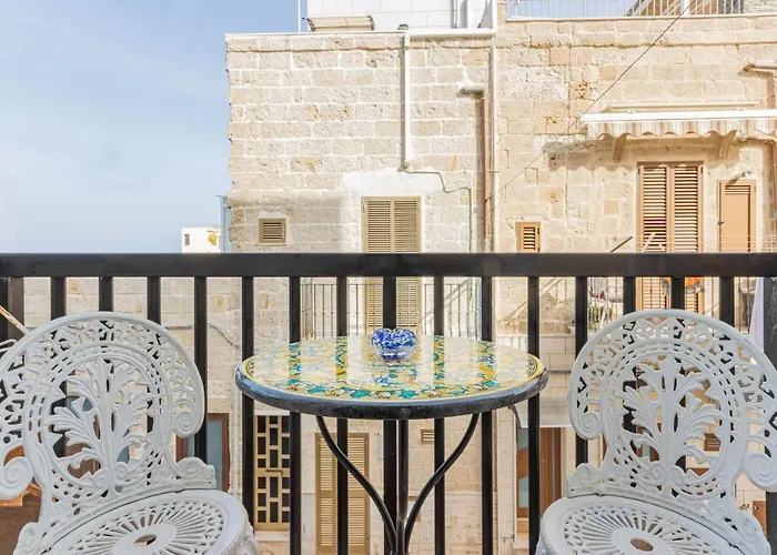 Extravacanza Dipinto Di Blu * بولينيانو آ ماري